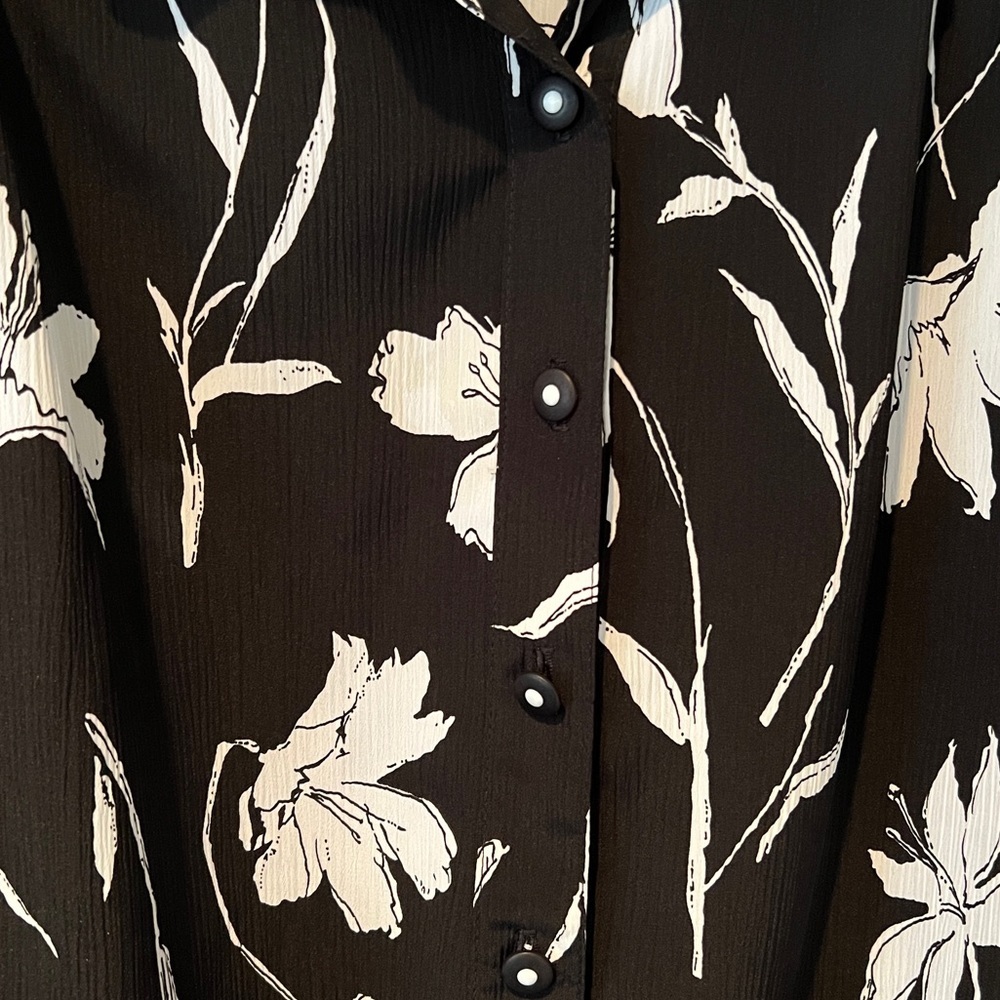 Vintage GW A Division of Graff Black and White Floral Button Front Popover - Picture 6 of 7